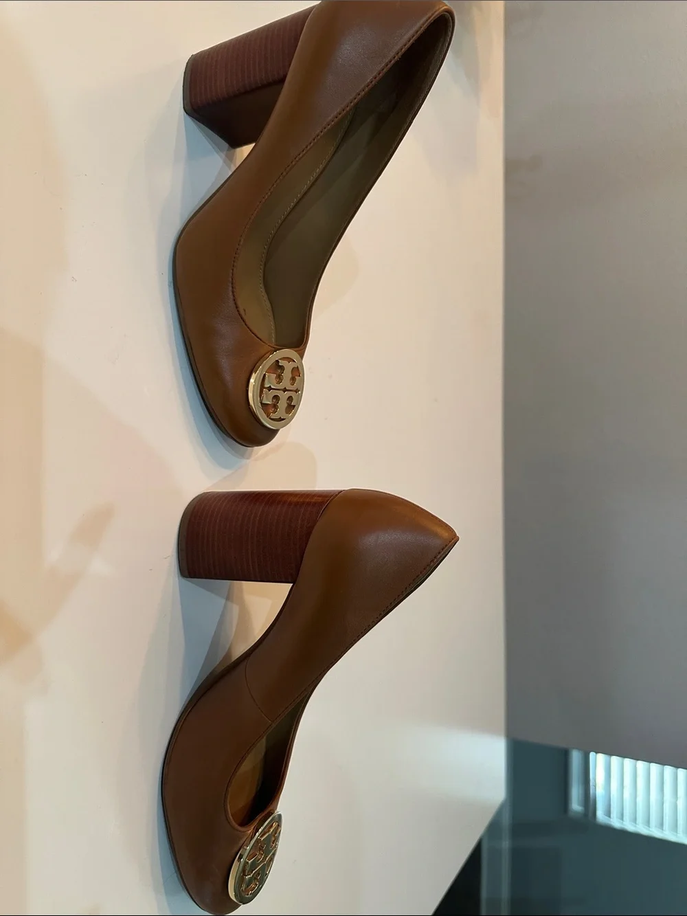 Tory Burch Chestnut Leather Block Heel Pumps with Gold Logo Medallion - Picture 3 of 5